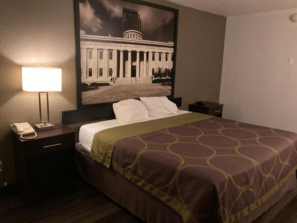 Super 8 By Wyndham Millbury/Toledo Hotel Eksteriør billede