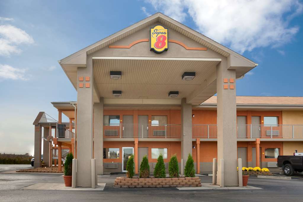 Super 8 By Wyndham Millbury/Toledo Hotel Eksteriør billede