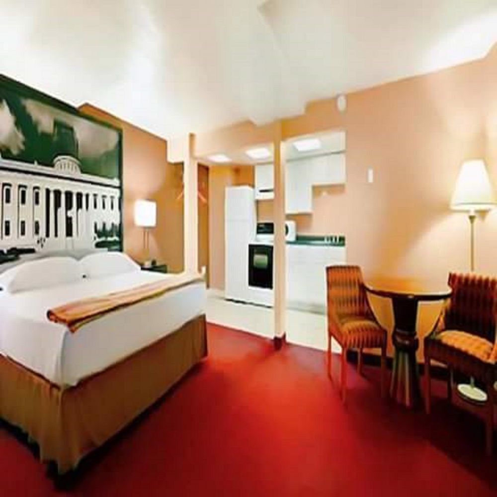 Super 8 By Wyndham Millbury/Toledo Hotel Eksteriør billede